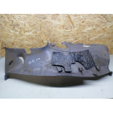  Обшивка стойки задней правой к  Dodge  Caravan,  1999