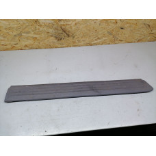  Накладка на порог внутренняя передняя правая к  Dodge  Caravan,  1999