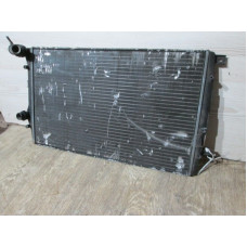  Радиатор (основной) к  Volkswagen  Golf,  2010