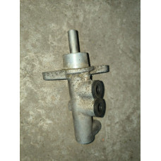  Цилиндр тормозной главный к  Audi  A6,  1995