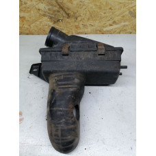  Корпус воздушного фильтра к  Dodge  Caravan,  1999