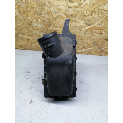  Корпус воздушного фильтра к  Dodge  Caravan,  1999