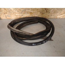  Уплотнитель багажника к  Dodge  Caravan,  1999