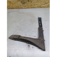  Кронштейн крепления бампера заднего к  Dodge  Caravan,  1999