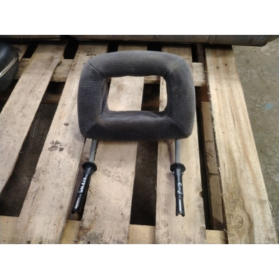 Подголовник к  Opel  Omega,  1996