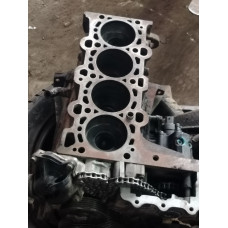  Блок цилиндров к  Dodge  Caravan,  2000