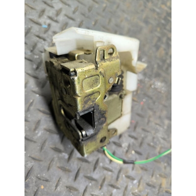 Замок двери передней левой к  Renault  Scenic,  1998