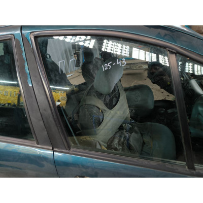 Стекло двери передней правой к  Renault  Scenic,  1998