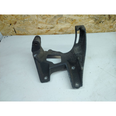 Кронштейн генератора к  Plymouth  Voyager,  1999