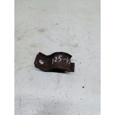 Крепление втулки стабилизатора к  Renault  Scenic,  1998