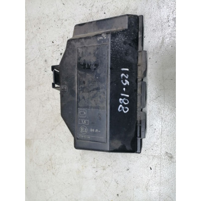 Крышка блока предохранителей к  Renault  Scenic,  1998