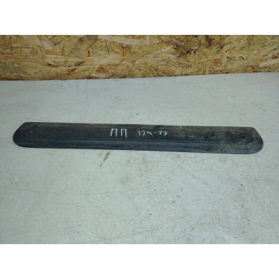 Накладка на порог внутренняя передняя правая к  Renault  Kangoo,  1998