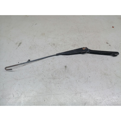 Щеткодержатель (поводок стеклоочистителя, дворник) к  Renault  Kangoo,  1998