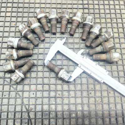 Болт колесный к  Opel  Meriva,  2003