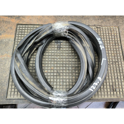 Уплотнитель двери задней левой к  Opel  Meriva,  2003