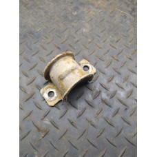  Крепление втулки стабилизатора к  Ford  Mondeo,  2001