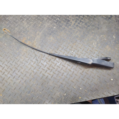 Щеткодержатель (поводок стеклоочистителя, дворник) к  Ford  Mondeo,  2001