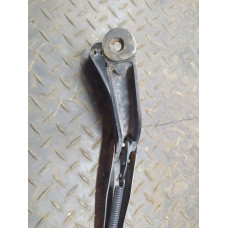  Щеткодержатель (поводок стеклоочистителя, дворник) к  Ford  Mondeo,  2001