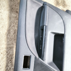  Обшивка двери (дверная карта) комплект к  Ford  Mondeo,  2001