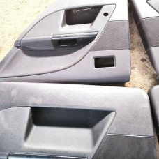  Обшивка двери (дверная карта) комплект к  Ford  Mondeo,  2001