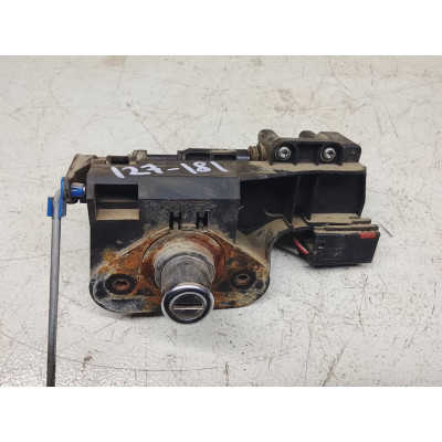 Замок багажника к  Opel  Meriva,  2003