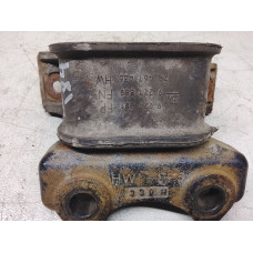  Подушка крепления двигателя к  Opel  Meriva,  2003