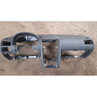  Панель передняя салона (торпедо) к  Ford  Mondeo,  2001