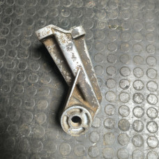  Кронштейн КПП к  Audi  100,  1989