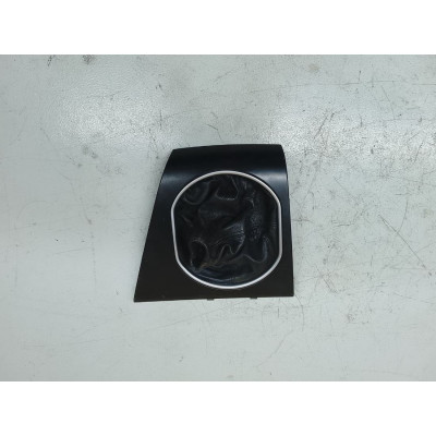  Консоль салона (кулисная часть) к  Ford  Mondeo,  2001