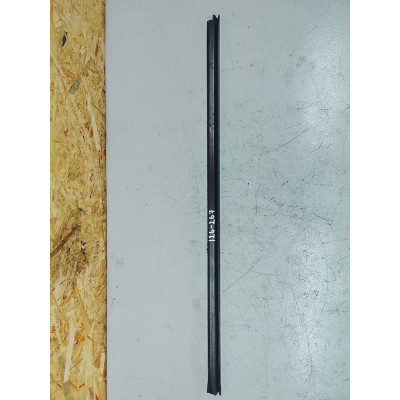  Молдинг стекла двери задней правой внутренний к  Ford  Mondeo,  2001