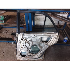  Дверь задняя правая к  Mazda  Protege,  2001