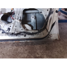  Дверь передняя правая к  Mazda  Protege,  2001