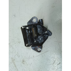  Замок капота к  Mazda  Protege,  2001